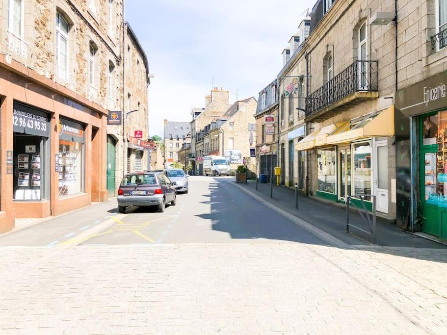 Nouveau ** Le Raffine Au Coeur De Guingamp ** Parking מראה חיצוני תמונה
