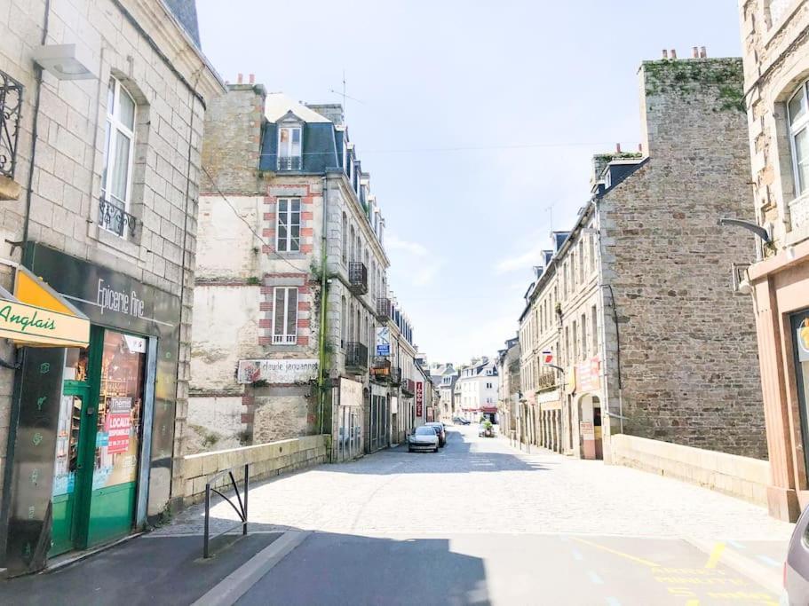 Nouveau ** Le Raffine Au Coeur De Guingamp ** Parking מראה חיצוני תמונה