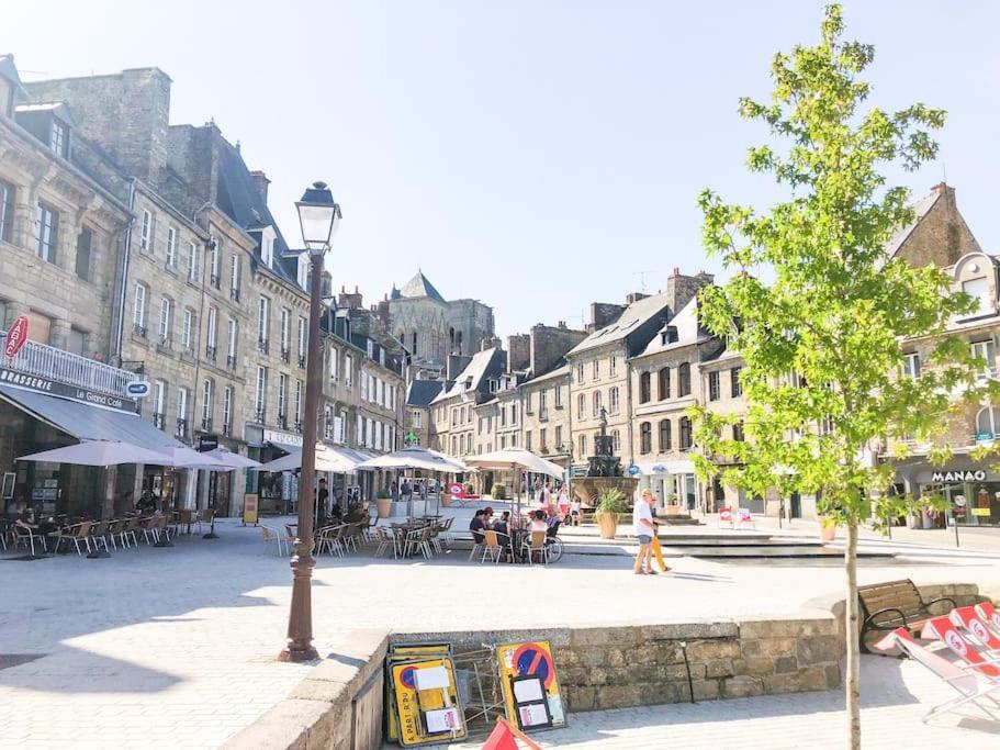 Nouveau ** Le Raffine Au Coeur De Guingamp ** Parking מראה חיצוני תמונה