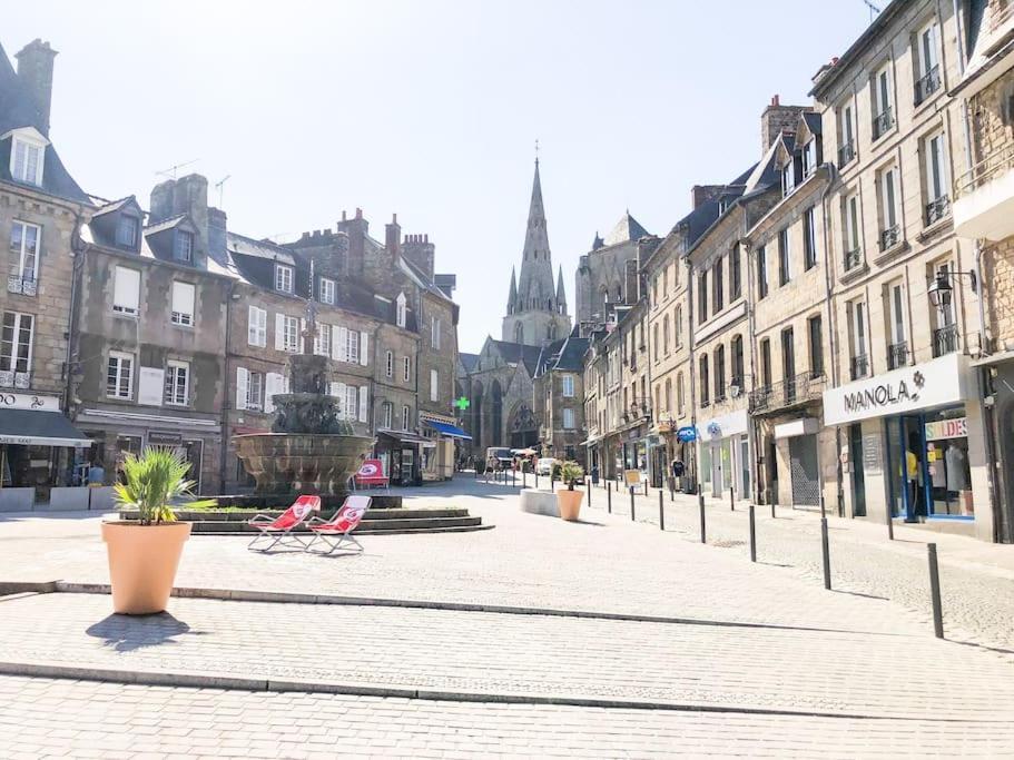 Nouveau ** Le Raffine Au Coeur De Guingamp ** Parking מראה חיצוני תמונה